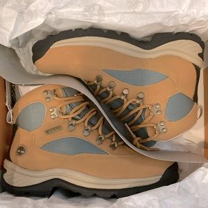 New in the box timberland Chocorua waterproof hiking boots